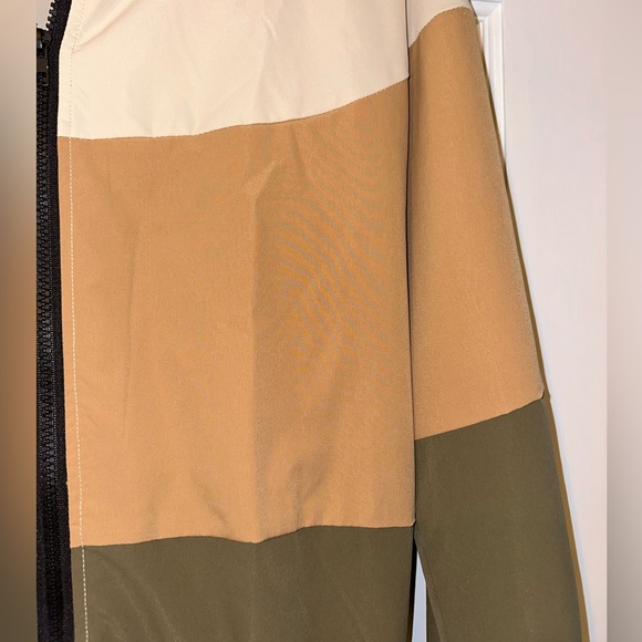 light weight jacket. - Picture 2 of 3